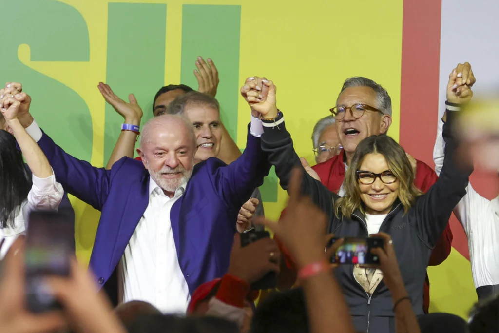 Lula is seeking a fourth term, backed by social programs. Photo: EFE.
