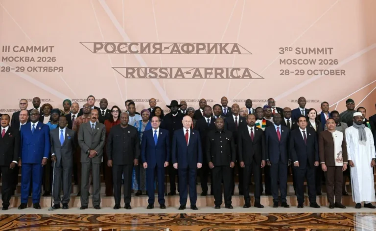 Russian President Vladimir Putin emphasized that bilateral relations are underpinned by historical bonds of friendship for the building of a multipolar world order, genuinely democratic and free from impositions or hegemonic double standards. Photo: Russia-Africa Summit.