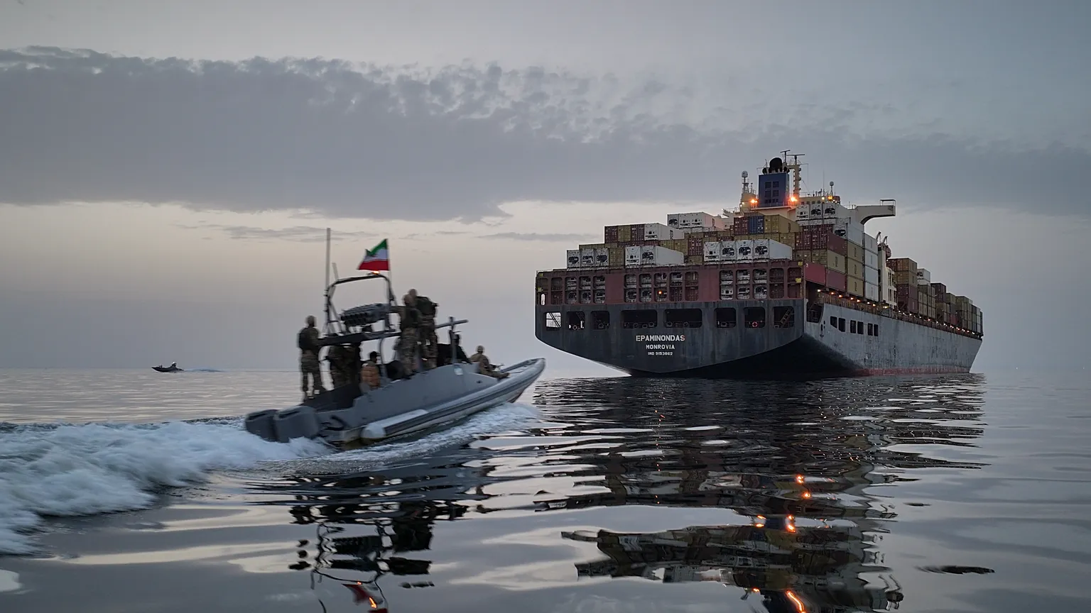 The Navy of the Islamic Revolutionary Guard Corps maintains defensive patrols in the waters of the Strait of Ormuz. Photo: AP.