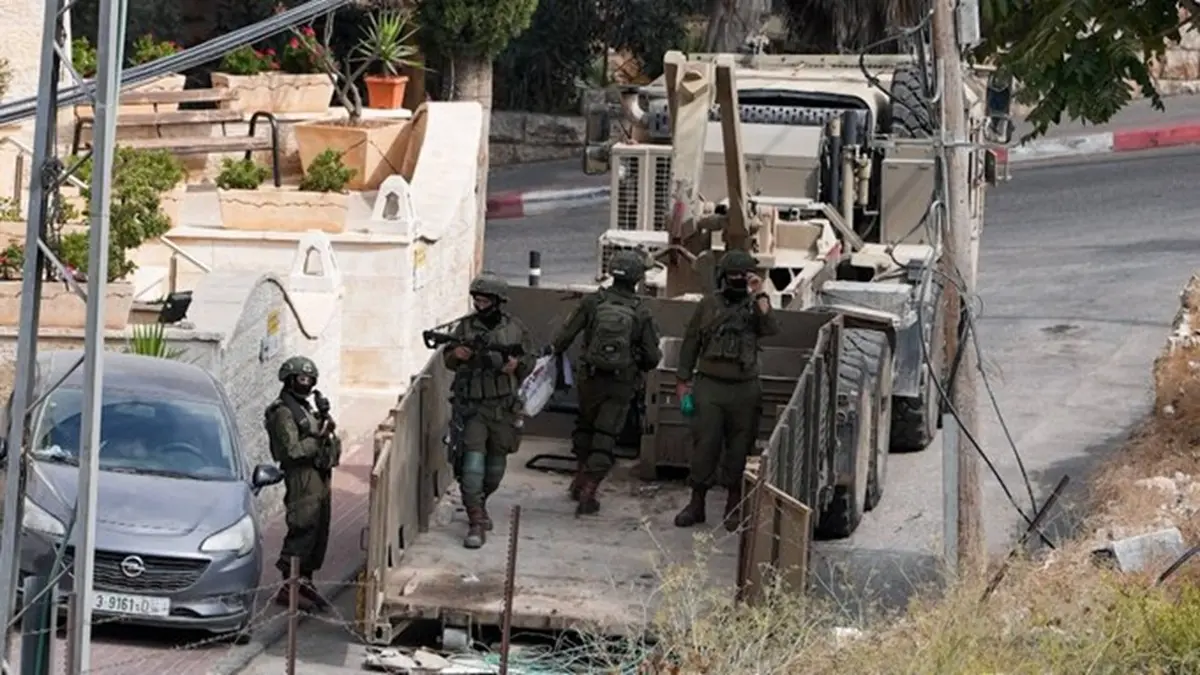 Zionist Forces Raid Offices of Palestinian NGOs in Occupied West Bank