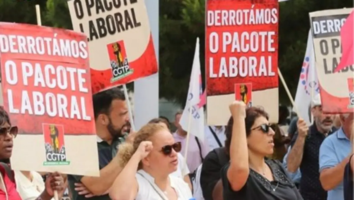 Portugal Public-Sector Workers Begin 24-Hour Strike