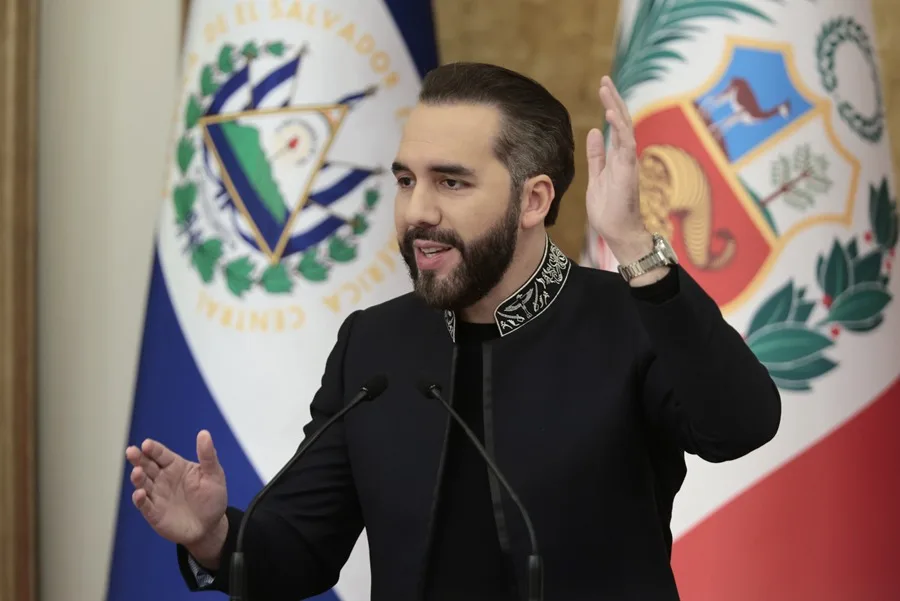 Nayib Bukele discusses El Salvador's deployment of more than 2,000 troops to Haiti to rescue four missing military personnel.