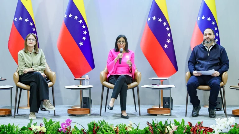 Acting President Delcy Rodríguez discusses Venezuela's oil and gas investment plans at the 2026 Energy, Oil and Gas Conference in Maracaibo.