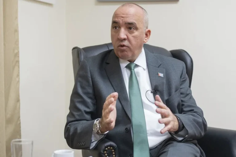 Cuban ambassador Ernesto Soberón Guzmán denounces the U.S. blockade and a disputed event at United Nations headquarters.