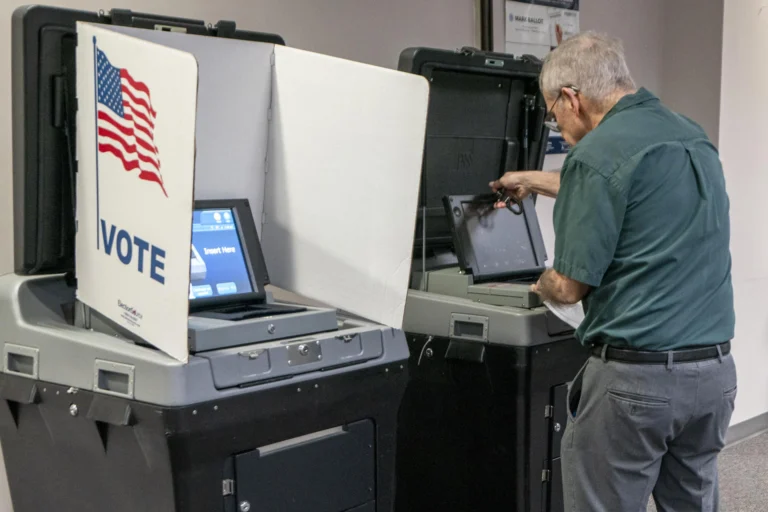 Early voting in the 2026 US midterm elections, with mail-in ballots and in-person voting across the United States.