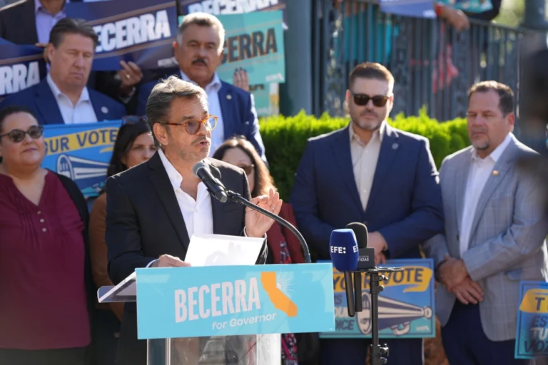 Eugenio Derbez endorses Xavier Becerra in California’s governor race and urges Latino voters to defend their right to vote.