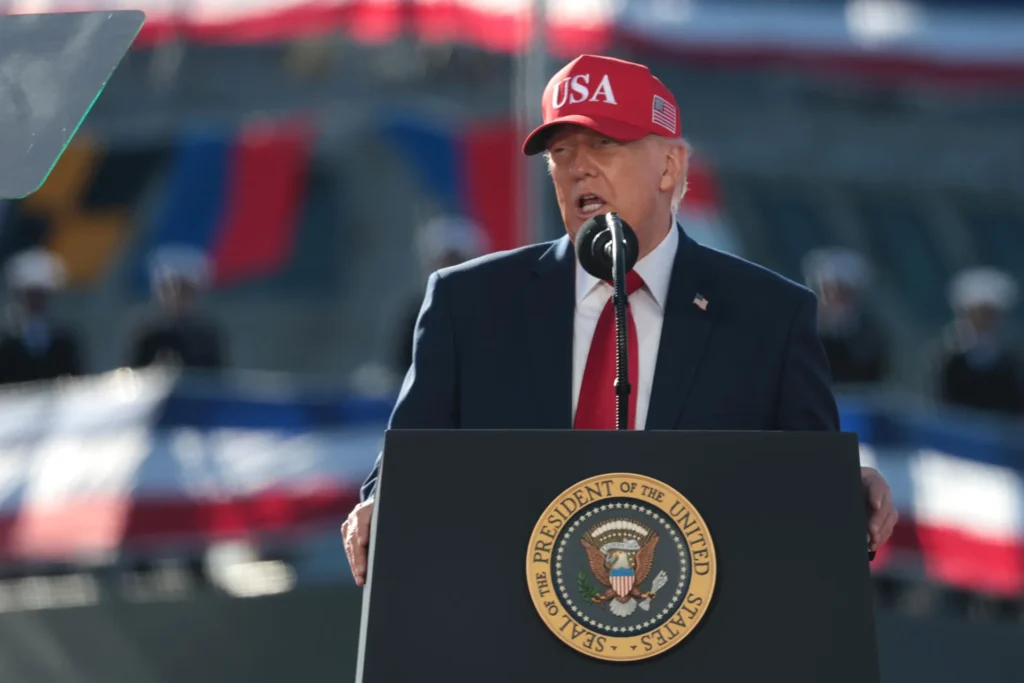 U.S. President Donald Trump at a campaign event in Maryland. Photo: EFE.